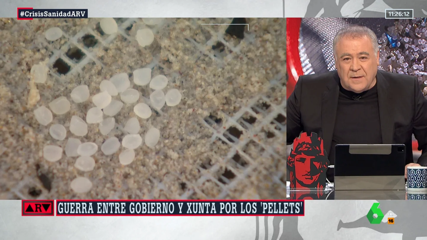 Ferreras estalla ante la inacción de la Xunta por los pellets: "¿Cómo que no pasa nada? ¿Qué tomadura de pelo es esta?" Ferreras estalla ante la inacción de la Xunta por los pellets: "¿Cómo que no pasa nada? ¿Qué tomadura de pelo es esta?"