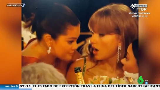 Taylor Swift y Selena Gomez cotillean sobre Timothée Chalamet y Kylie Jenner en los Globos de Oro y son pilladas por las cámaras Taylor Swift y Selena Gomez cotillean sobre Timothée Chalamet y Kylie Jenner en los Globos de Oro y son pilladas por las cámaras