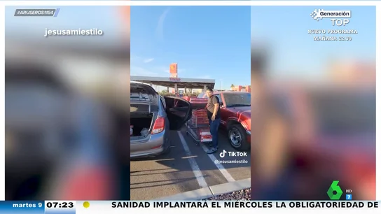 Así se enfrenta una mujer a un hombre que se llevó todos los roscones del supermercado para revenderlos Así se enfrenta una mujer a un hombre que se llevó todos los roscones del supermercado para revenderlos