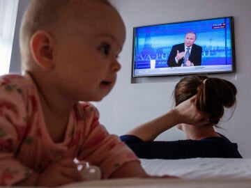 Los bebés que ven la televisión sufren más riesgo de conductas sensoriales atípicas