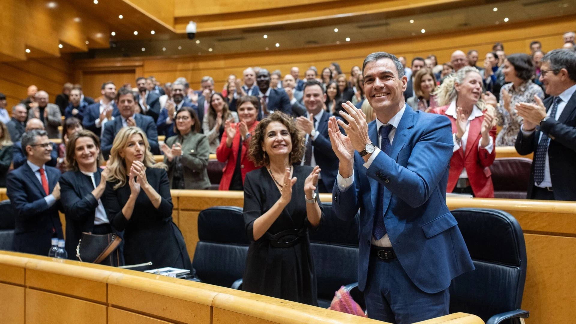 Pedro Sánchez celebra la aprobación de dos decretos en el Congreso