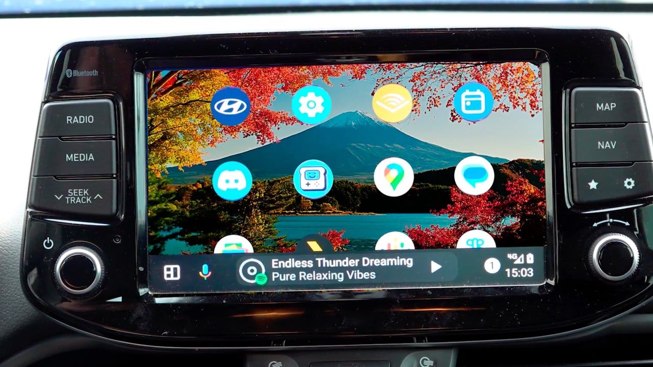Así se cambia el fondo de pantalla en Android Auto para poner tu salvapantallas favorito