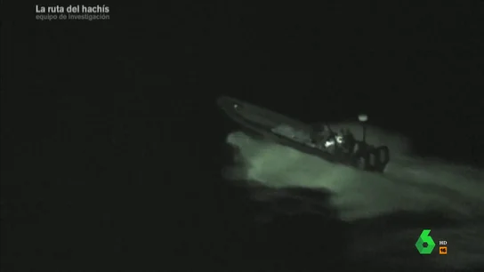 Equipo de Investigación se cuela en una persecución a una narcolancha en el Estrecho Equipo de Investigación se cuela en una persecución a una narcolancha en el Estrecho