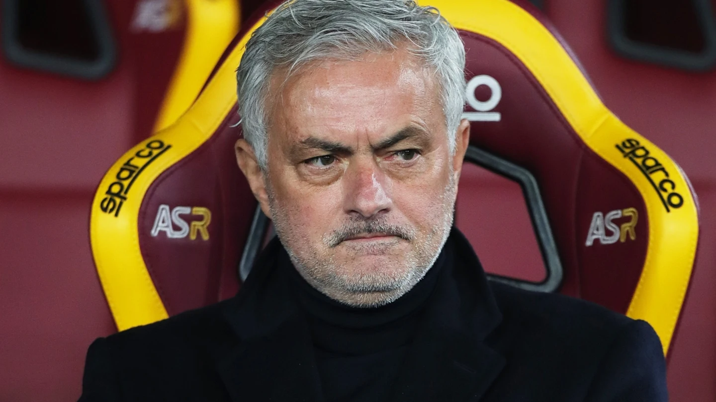 Jose Mourinho, en el banquillo de la Roma Jose Mourinho, en el banquillo de la Roma