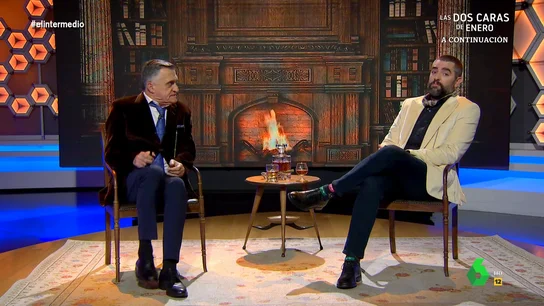 Dani Mateo, sobre la coronación de Federico tras sus fotos con Genoveva Wyoming y Dani Mateo se convierten un días más en 'Los Aristorrancios' para analizar la coronación de Federico X de Dinamarca. En este vídeo, pasan por el 'varistorrancio' el momento más comentado: la supuesta 'cobra' de Mary al monarca.