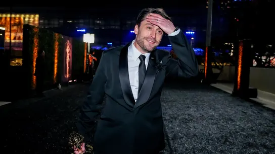 Kieran Culkin después de recoger el Emmy a mejor actor de drama por 'Succession'. Kieran Culkin después de recoger el Emmy a mejor actor de drama por 'Succession'.