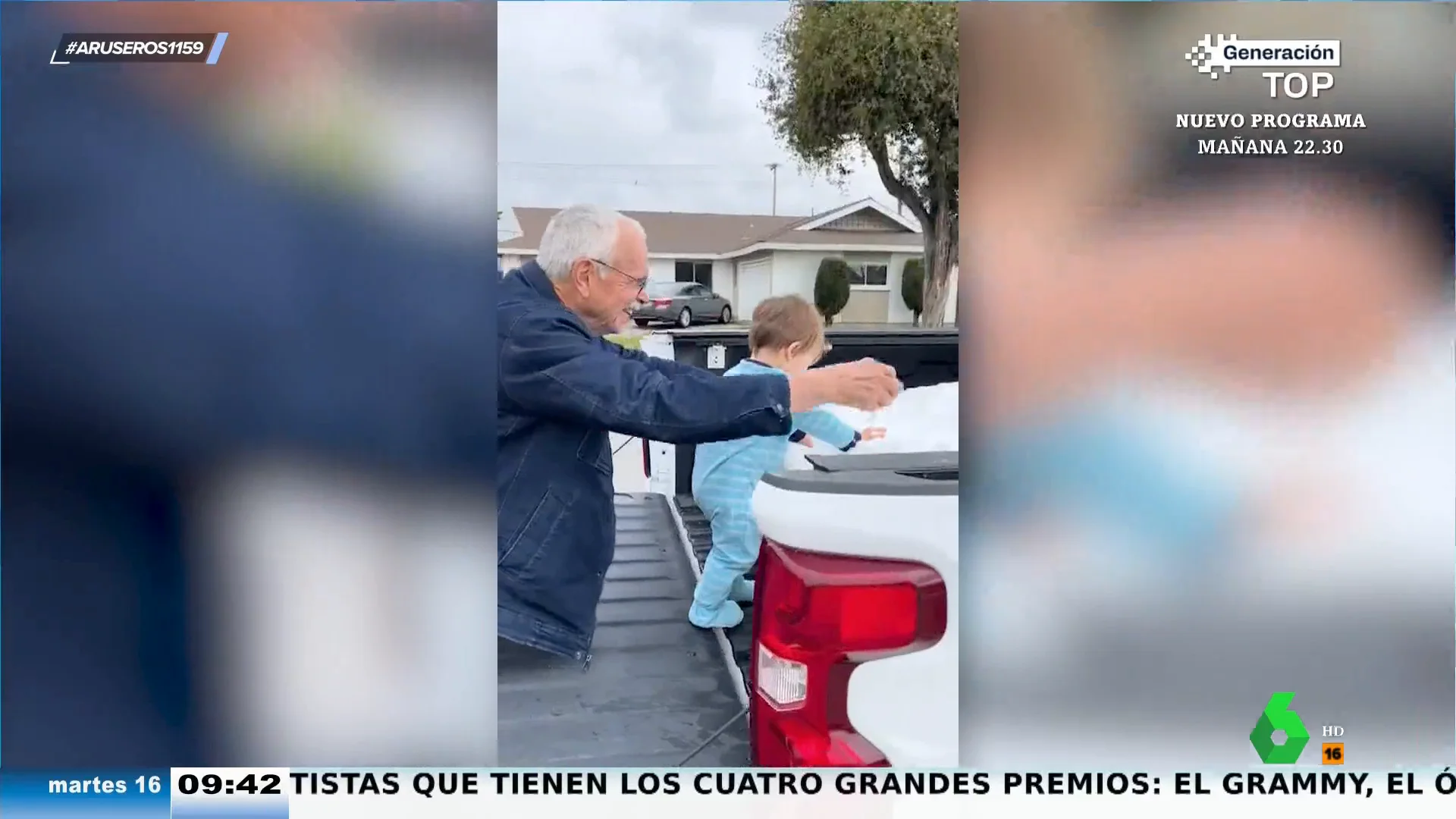 El emotivo regalo de unos abuelos que viven en la montaña a sus nietos, que viven cerca del mar: así les llevan la nieve hasta su casa