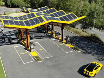 Fastned desembarca en España con su primera estación de recarga ultrarrápida para vehículos eléctricos Fastned desembarca en España con su primera estación de recarga ultrarrápida para vehículos eléctricos