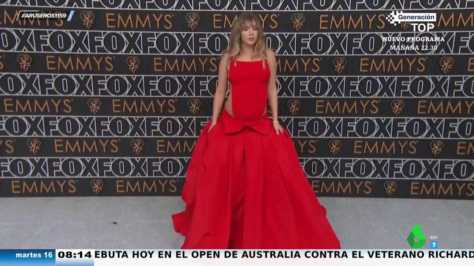 Suki Waterhouse confirma su embarazo con este espectacular vestido rojo: los mejores looks de los Emmy