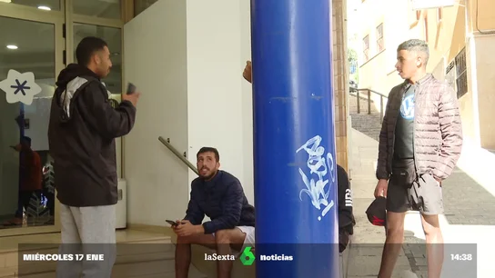 Migrantes denuncian trabas para ejercer sus derechos en Ripoll: la alcaldesa impide que se empadronen y puedan así ir al médico o a la escuela Migrantes denuncian trabas para ejercer sus derechos en Ripoll: la alcaldesa impide que se empadronen y puedan así ir al médico o a la escuela