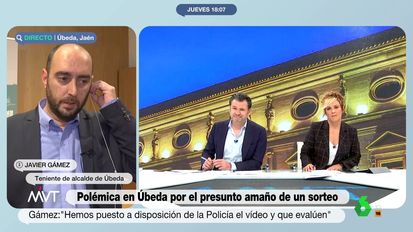 Las explicaciones del teniente alcalde de Úbeda sobre el supuesto amaño del sorteo: "No es tanta coincidencia" Las explicaciones del teniente alcalde de Úbeda sobre el supuesto amaño del sorteo: "No es tanta coincidencia"