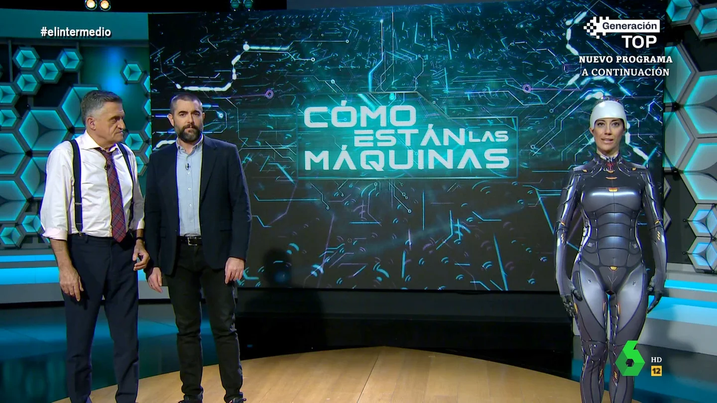 Cristina Gallego se convierte en 'robot': "Soy de titanio y fibra de carbono, como el emérito, pero sin problemas con Hacienda" 'Cristina Gallebot', el nuevo "robot humanoide" de El Intermedio, analiza en este vídeo junto a Wyoming y Dani Mateo el proyecto de la Universidad de A Coruña de creación de órganos vitales mediante impresoras 3D.