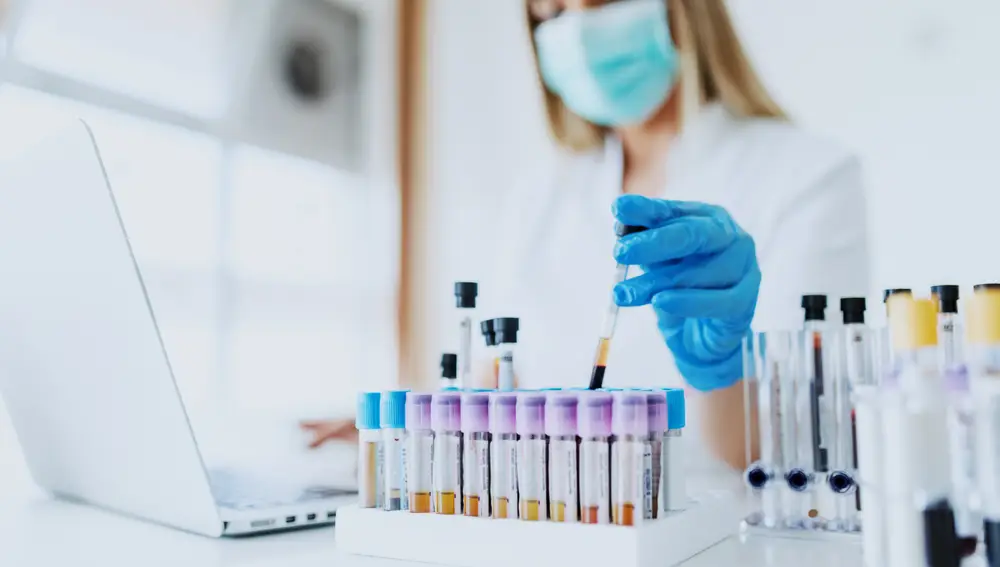 Un analisis de sangre revela caracteristicas de la covid persistente Un analisis de sangre revela caracteristicas de la covid persistente