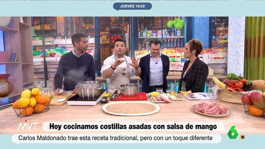 Carlos Maldonado prepara una deliciosa receta junto a Pablo Ojeda: costillas con salsa de mango Una semana más, Carlos Maldonado vuelve a Más Vale Tarde y, con la ayuda de Pablo Ojeda, preparan un sabroso plato que, además, destaca por su valor nutricional. La receta de las costillas con salsa de mango y sus beneficios, en este vídeo.