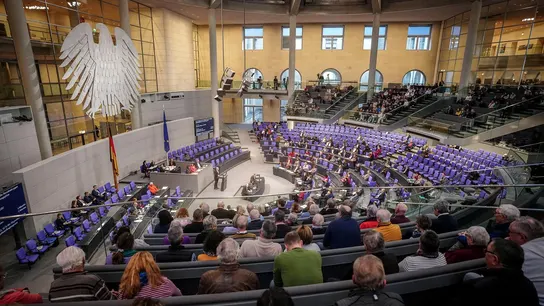 La Cámara Baja del Parlamento alemán aprueba un proyecto de ley para facilitar la deportación de migrantes La Cámara Baja del Parlamento alemán aprueba un proyecto de ley para facilitar la deportación de migrantes