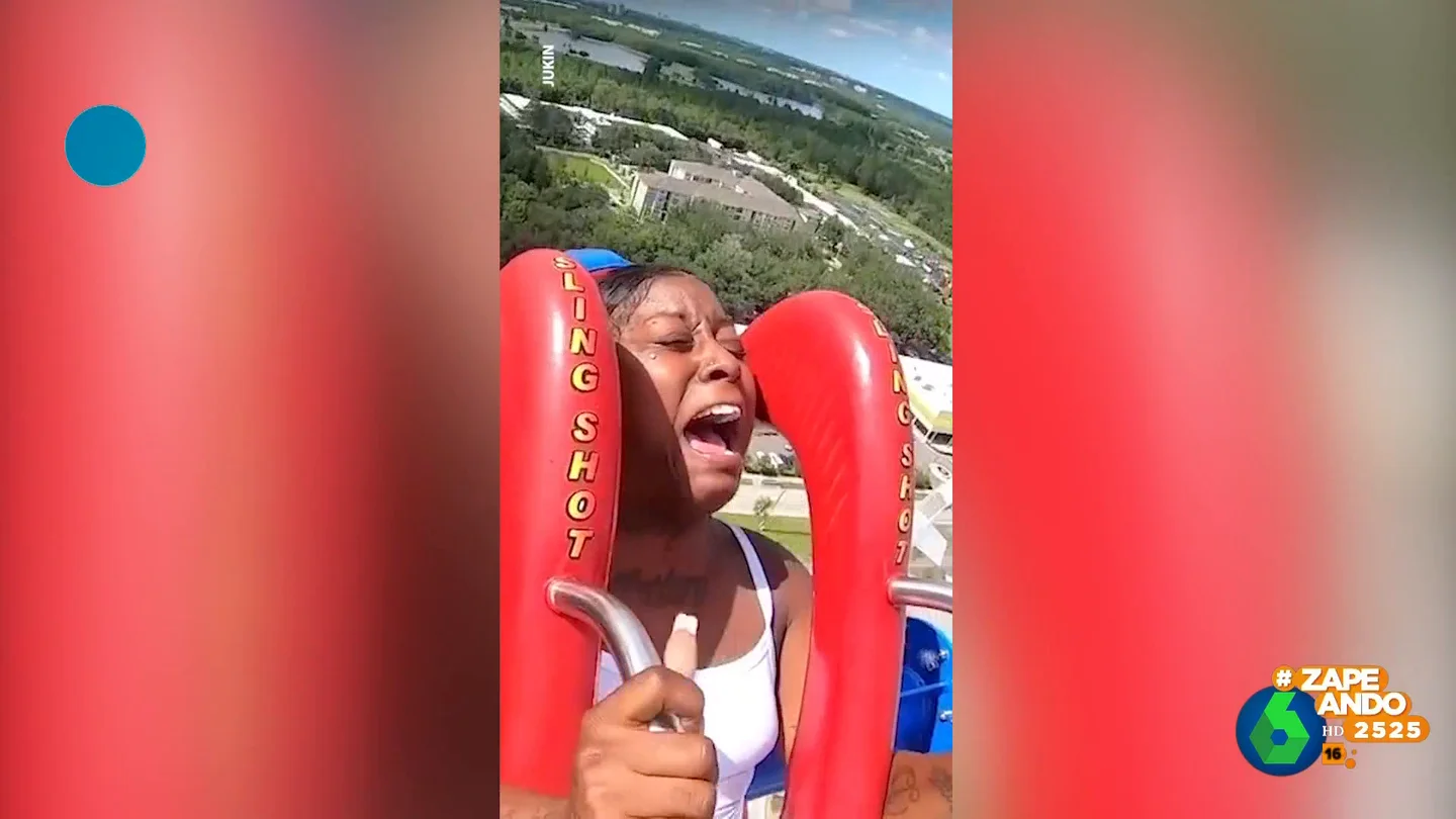 Una chica se hace viral al demostrar por qué es mejor no subirse a una catapulta en una feria Una chica se hace viral al demostrar por qué es mejor no subirse a una catapulta en una feria
