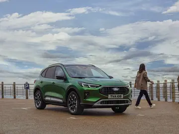 Ford presenta el nuevo Kuga, su SUV fabricado en Valencia, con tres motorizaciones y un nuevo acabado Ford presenta el nuevo Kuga, su SUV fabricado en Valencia, con tres motorizaciones y un nuevo acabado