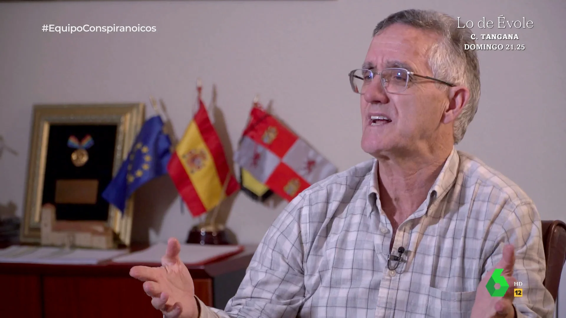 Equipo de Investigación localiza a Josefina Fraile, pionera del negacionismo del cambio climático en España, y pregunta sobre ella a sus vecinos y el actual alcalde. La reacción de la negacionista al encontrarse con los reporteros, en este vídeo.