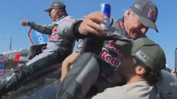 Así ha sido el recibimiento de la familia de Carlos Sainz al campeón del Dakar