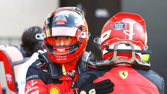 Carlos Sainz, junto a Charles Leclerc Carlos Sainz, junto a Charles Leclerc
