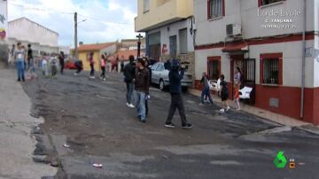Escupitajos y amenazas: el recibimiento a Equipo de Investigación en el barrio marginal de San Lázaro