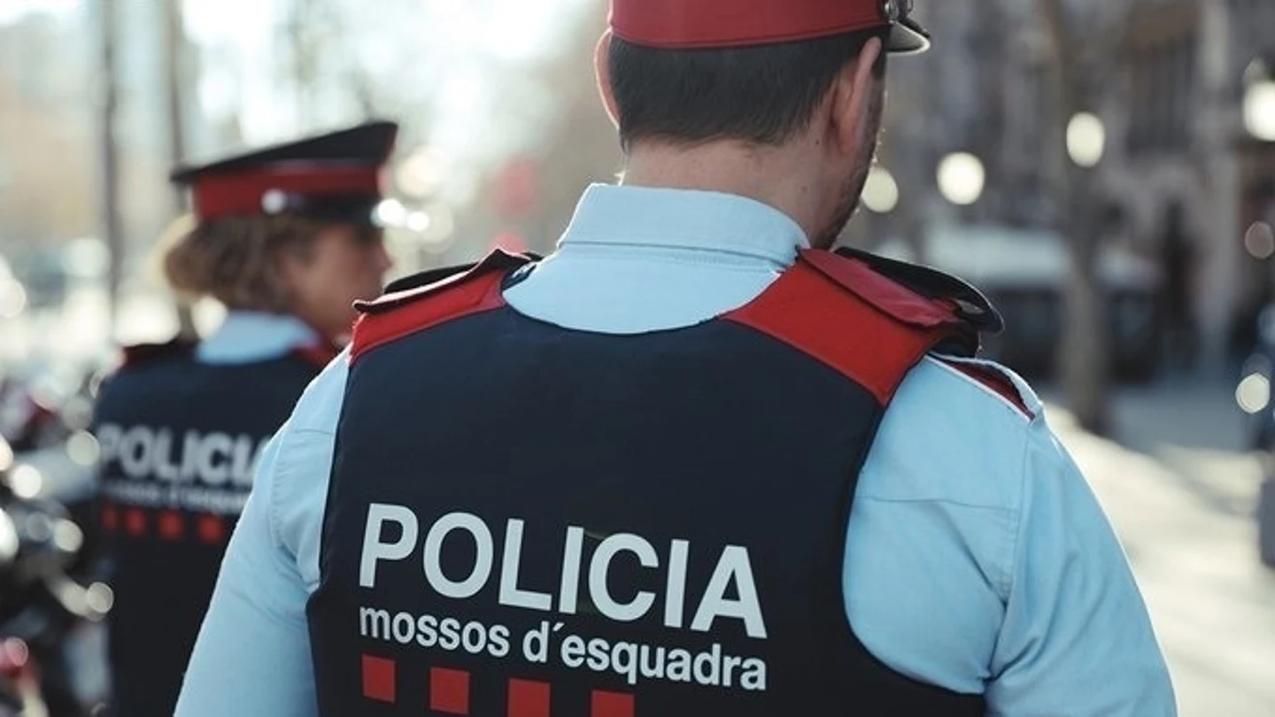 Un hombre apuñala a su pareja y se tira por un puente en Terrassa Un hombre apuñala a su pareja y se tira por un puente en Terrassa