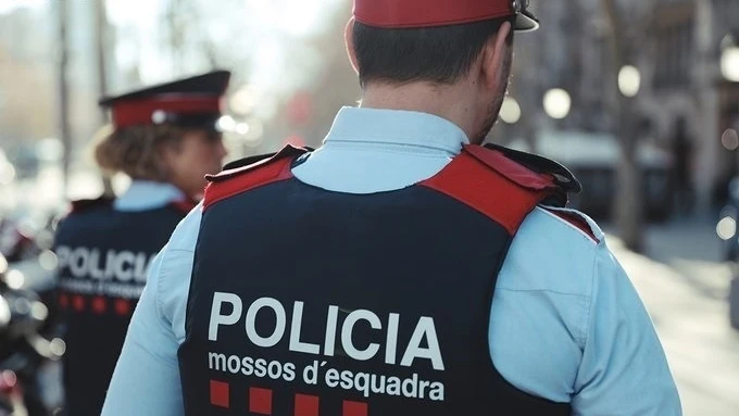 Un hombre apuñala a su pareja y se tira por un puente en Terrassa