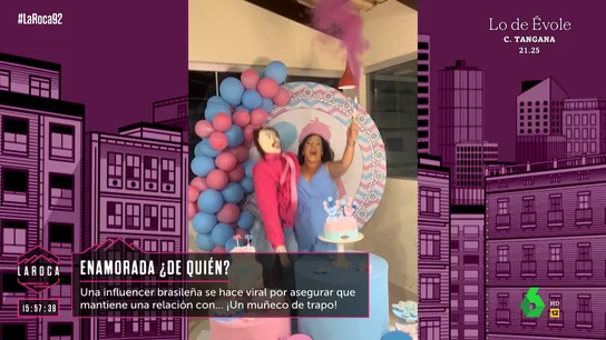 LAROCA Mujer casada con un muñeco de trapo tienen mellizos LAROCA Mujer casada con un muñeco de trapo tienen mellizos