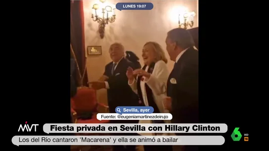 Hillary Clinton baila la Macarena con Los del Río en la fiesta privada de Eugenia Martínez de Irujo en Sevilla Hillary Clinton baila la Macarena con Los del Río en la fiesta privada de Eugenia Martínez de Irujo en Sevilla