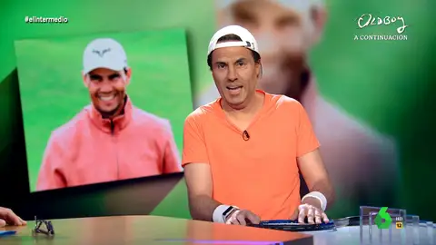 "Me han fichado para tener un poco más de mano izquierda", comenta 'Rafa Nadal' en esta divertida imitación de Raúl Pérez, donde comenta su acuerdo con Arabia Saudí en un nuevo ejemplo de 'sportwashing', o blanqueamiento a través del deporte.