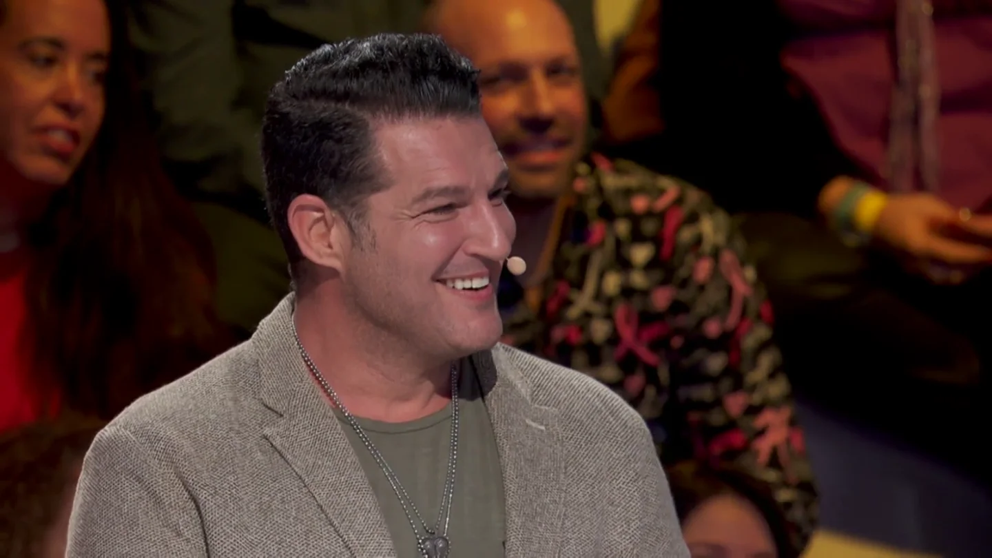 Eduardo Casanova, 'prendado' de Manu Tenorio: "Te dice 'Noches de bohemia' y te deja preñada con esos ojos" Eduardo Casanova, 'prendado' de Manu Tenorio: "Te dice 'Noches de bohemia' y te deja preñada con esos ojos"