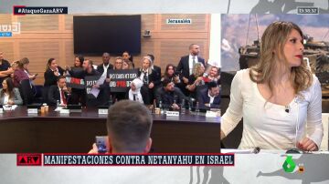 Familiares de rehenes entran en el Parlamento israelí 
