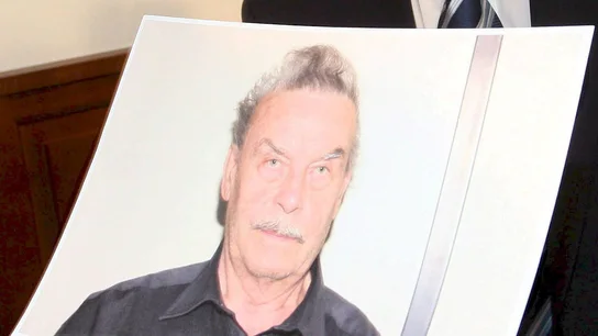Imagen de archivo en la que el jefe de la policía del estado federado de Baja Austria, Franz Polzer, muestra una imagen de Josef Fritzl Imagen de archivo en la que el jefe de la policía del estado federado de Baja Austria, Franz Polzer, muestra una imagen de Josef Fritzl