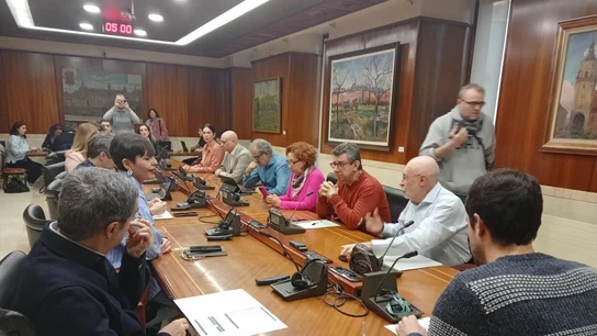 Imagen de archivo. El concejal de Hacienda, Jon Armentia, y la portavoz de EH Bildu, Rocio Vitero, en la comisión de Hacienda del Ayuntamiento. Imagen de archivo. El concejal de Hacienda, Jon Armentia, y la portavoz de EH Bildu, Rocio Vitero, en la comisión de Hacienda del Ayuntamiento.