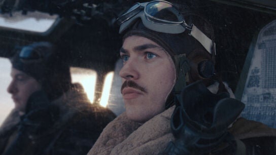 Nate Mann es el comandante Robert 'Rosie' Rosenthal en 'Los amos del aire'.