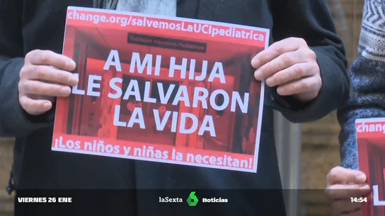 "Tiene que dar un paso al lado": Los padres de una niña a la que el jefe de servicio de la UCI salvó la vida, piden que se aparte "Tiene que dar un paso al lado": Los padres de una niña a la que el jefe de servicio de la UCI salvó la vida, piden que se aparte