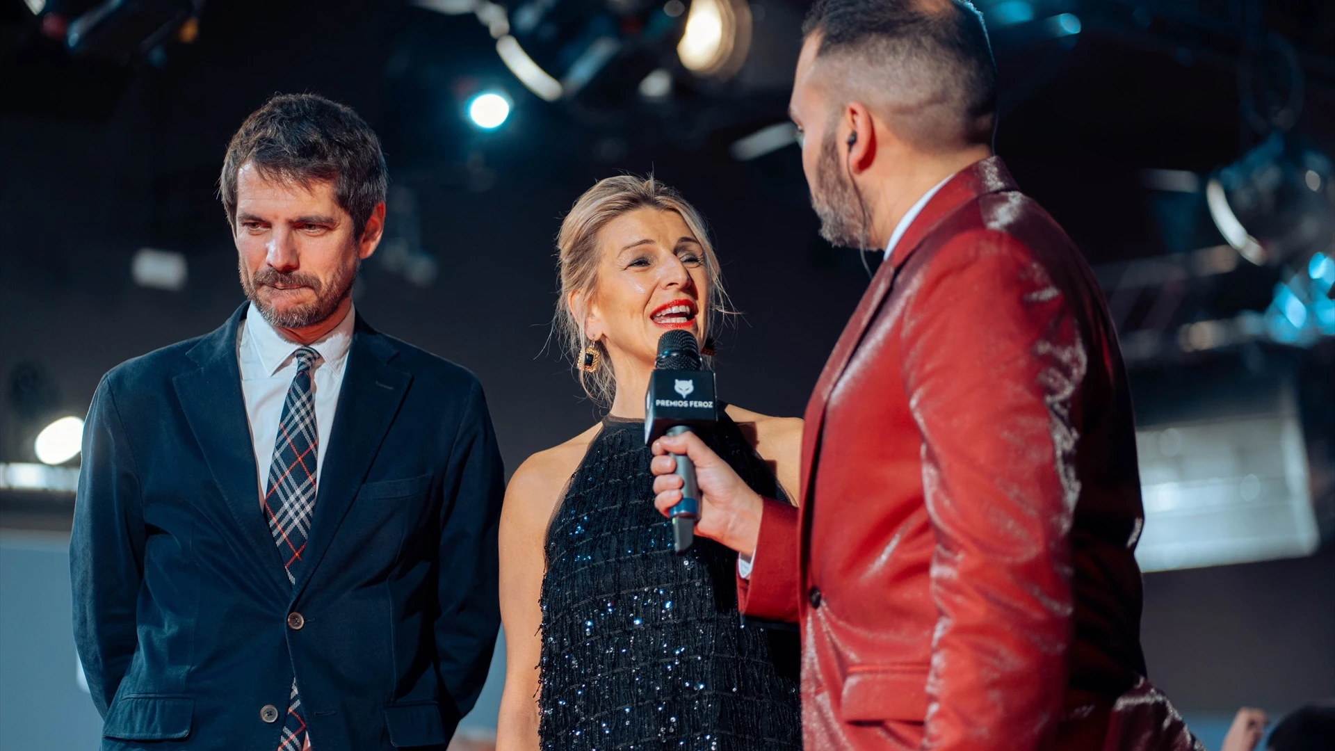 La vicepresidenta segunda del Gobierno y ministra de Trabajo y Economía Social, Yolanda Díaz, y el ministro de Cultura, Ernest Urtasun, en los Premios Feroz