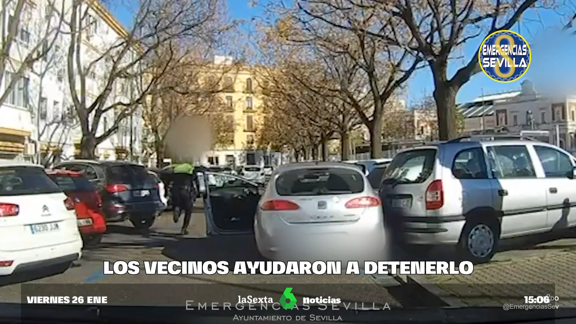 Persecución de película en Sevilla: dos ladrones roban un coche y huyen con él en dirección contraria