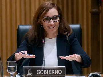 La ministra de Santidad, Mónica García, comparece este viernes ante la comisión correspondiente del Congreso. 