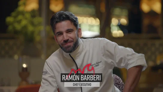 "'Burlesque' es más famosa que la catedral de Cádiz": el chef Ramón Barberi pone todo 'el atún' en el asador "'Burlesque' es más famosa que la catedral de Cádiz": el chef Ramón Barberi pone todo 'el atún' en el asador