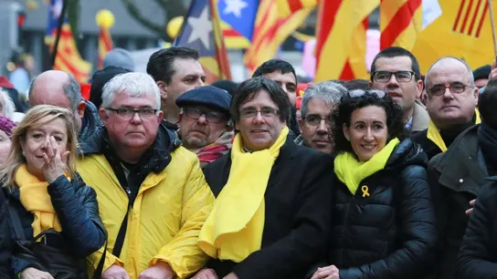 Foto de archivo de Carles Puigdemont, Francesc Homs y Marta Rovira, en una manifestación independentista en Bruselas. Foto de archivo de Carles Puigdemont, Francesc Homs y Marta Rovira, en una manifestación independentista en Bruselas.