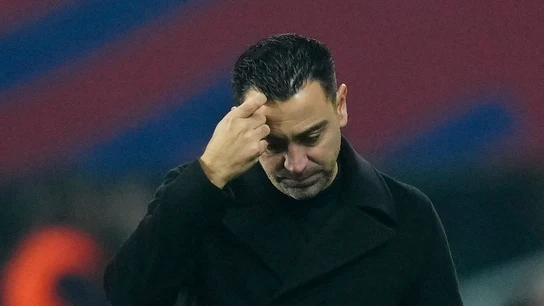 Xavi, contrariado durante un partido Xavi, contrariado durante un partido