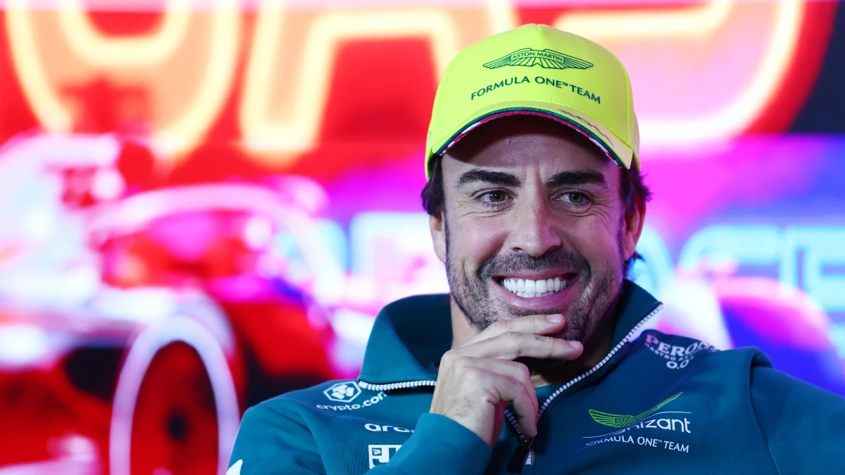 Fernando Alonso, sonriente