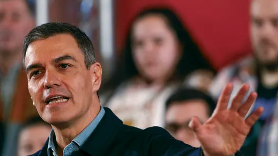 Pedro Sánchez en un acto en Lugo par arropar a su candidato a la Xunta, José Ramón Gómez Besteiro Pedro Sánchez en un acto en Lugo par arropar a su candidato a la Xunta, José Ramón Gómez Besteiro