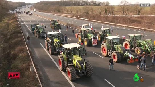 Los 'chalecos verdes' bloquean los accesos a París Los 'chalecos verdes' bloquean los accesos a París
