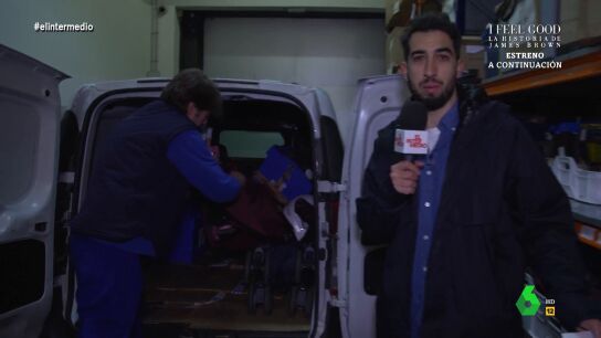 "Es como la cueva de Ali Baba", comenta Isma Ju&aacute;rez en este v&iacute;deo donde visita la Oficina de Objetos perdidos de Madrid. "Pero sin ladrones", le responde su responsable, Carmen Fern&aacute;ndez Tamayo, junto a la que descubre los entresijos del lugar.