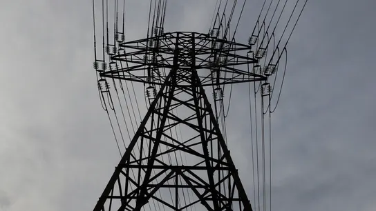 Imagen de archivo de una torre de alta tensión. Imagen de archivo de una torre de alta tensión.