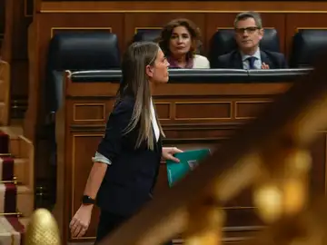 La portavoz de Junts en el Congreso, Míriam Nogueras, asiste este martes al pleno del Congreso de los Diputados en Madrid que debate la ley de amnistía.