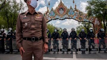 Imagen de un policía en Tailandia