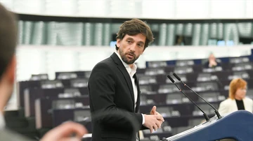 Adrián Vázquez alerta sobre la vía que impedirá amnistiar a Puigdemont a tiempo para las europeas